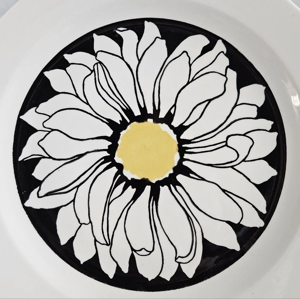 ROYAL CHINA CAVALIER IRONSTONE "IT'S A DAISY" PLATTER - Picture 2 of 9